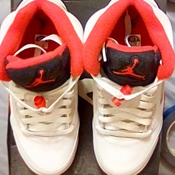 Jordan 5 Retro Kids - Picture 2 of 6